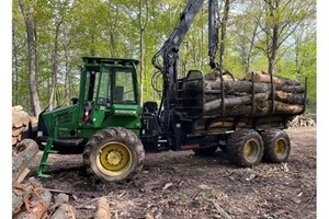 2006 John Deere 1010D  Forwarder